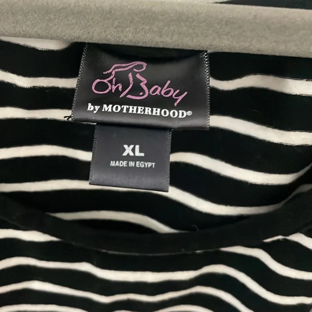 Black and White Striped Maternity Tank Top XL - Picture 2 of 6